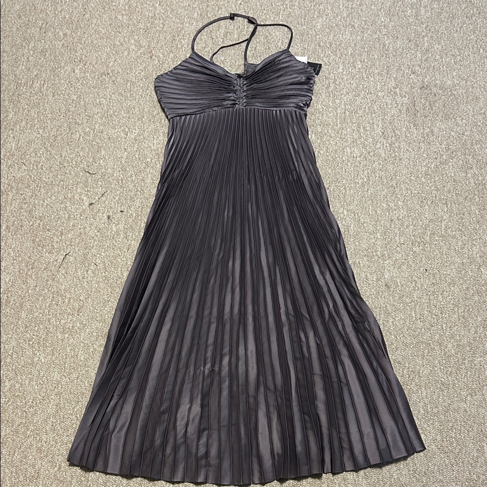 Banana Republic NWT size 0 Elegant Gray Pleated Dress